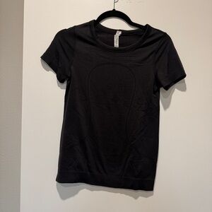 lululemon athletica Black Short Sleeve Tee